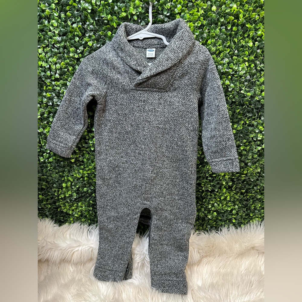 Old Navy Gray  One Piece with Shawl Collar nwot‎